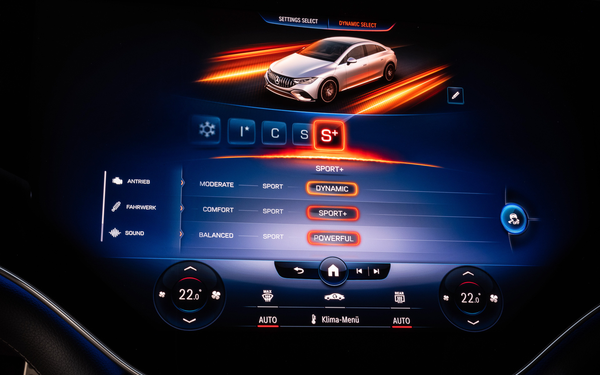 走行モードによって最高出力が変わるギミックを有し、「Slippery」では50％（230kW）、「Comfort」では80％（368kW）、「Sport」では90％（414kW）、「Sport＋」では100％（460kW）を発生する