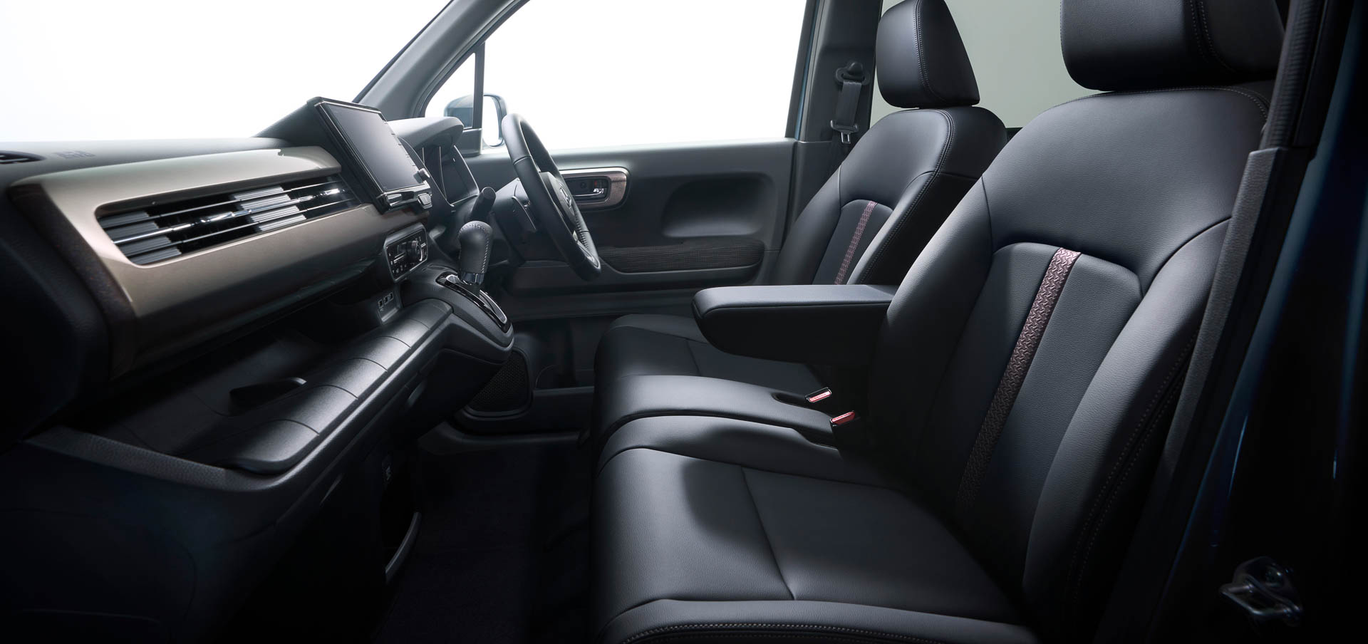 N-WGN カスタムのインテリア