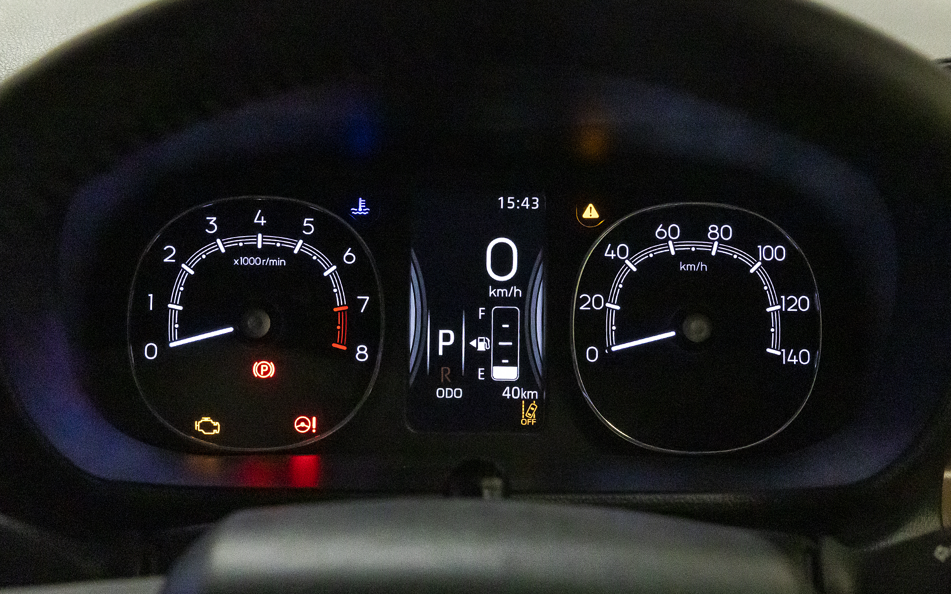 こちらはセオリーのメーターまわり