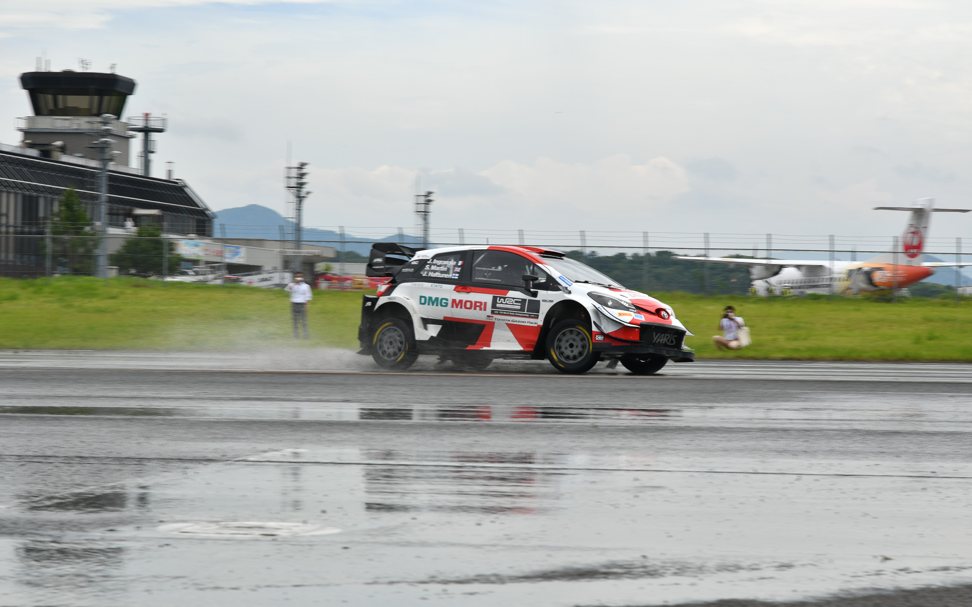 歓声の上がったヤリスWRCによるデモラン