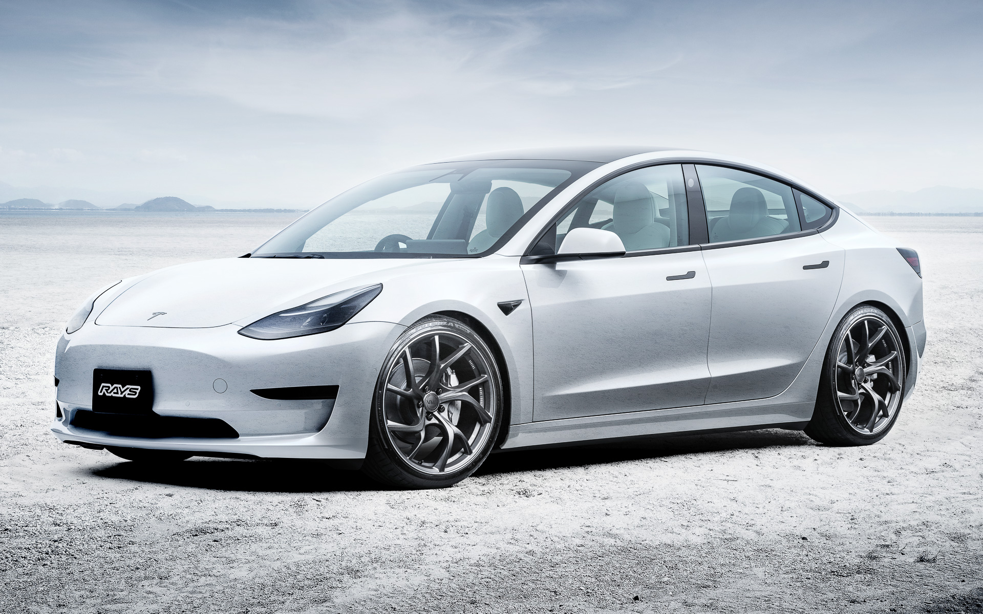 静粛性と乗り心地を向上させるホイール「VMF C-01」は、レイズ独自のデザイン金型鍛造工法によって鍛造ホイールでありながら複雑なデザインも両立させている