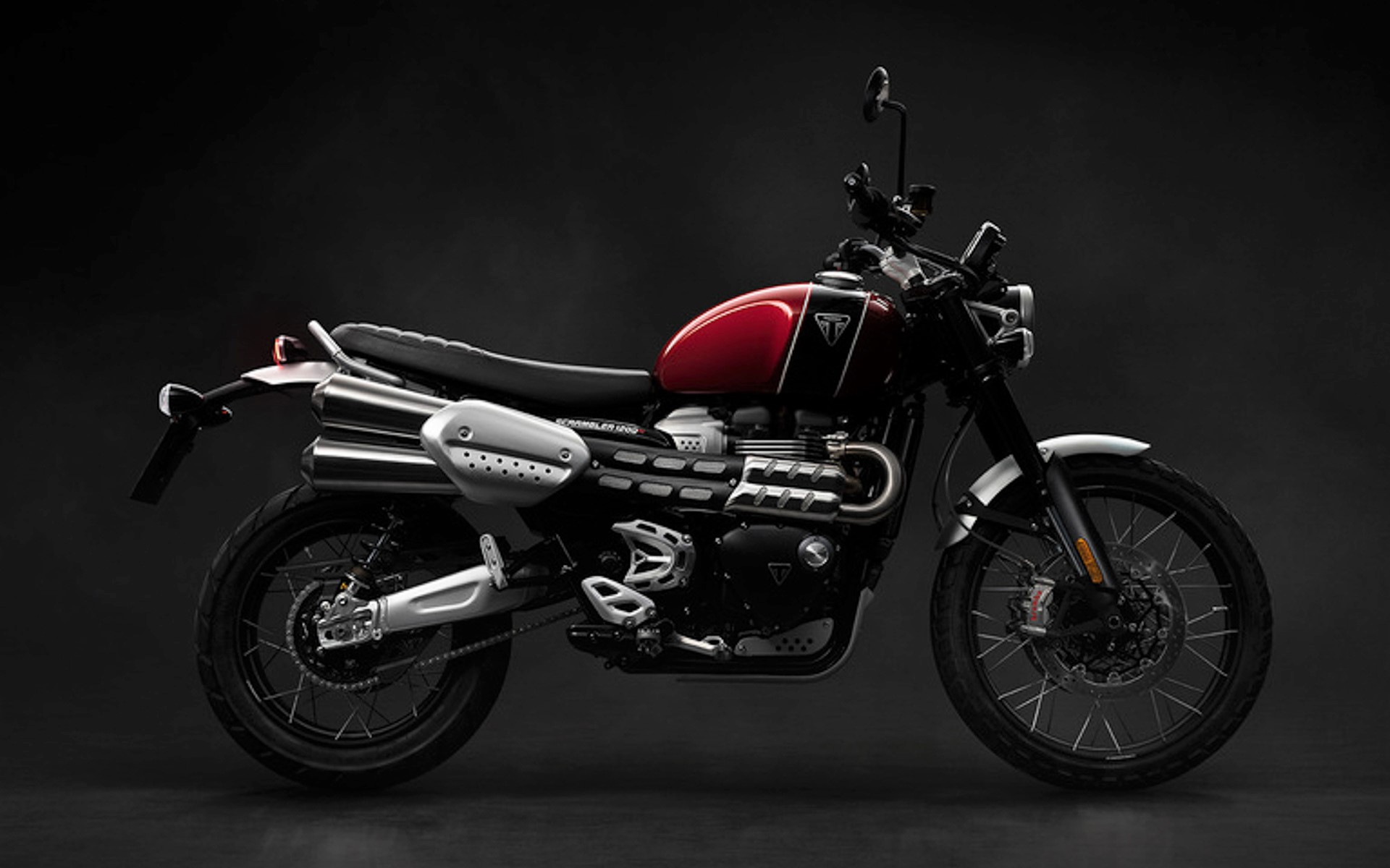 スクランブラー 1200 XC/XEの新色「カーニバルレッド/ジェットブラック」