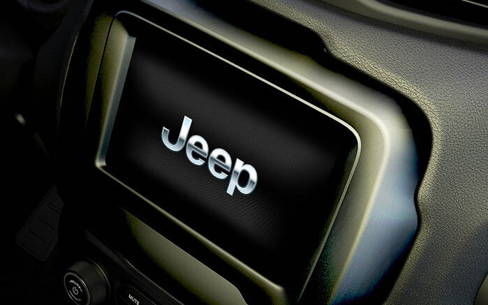 7インチタッチパネル付オーディオシステム「Uconnect」も搭載