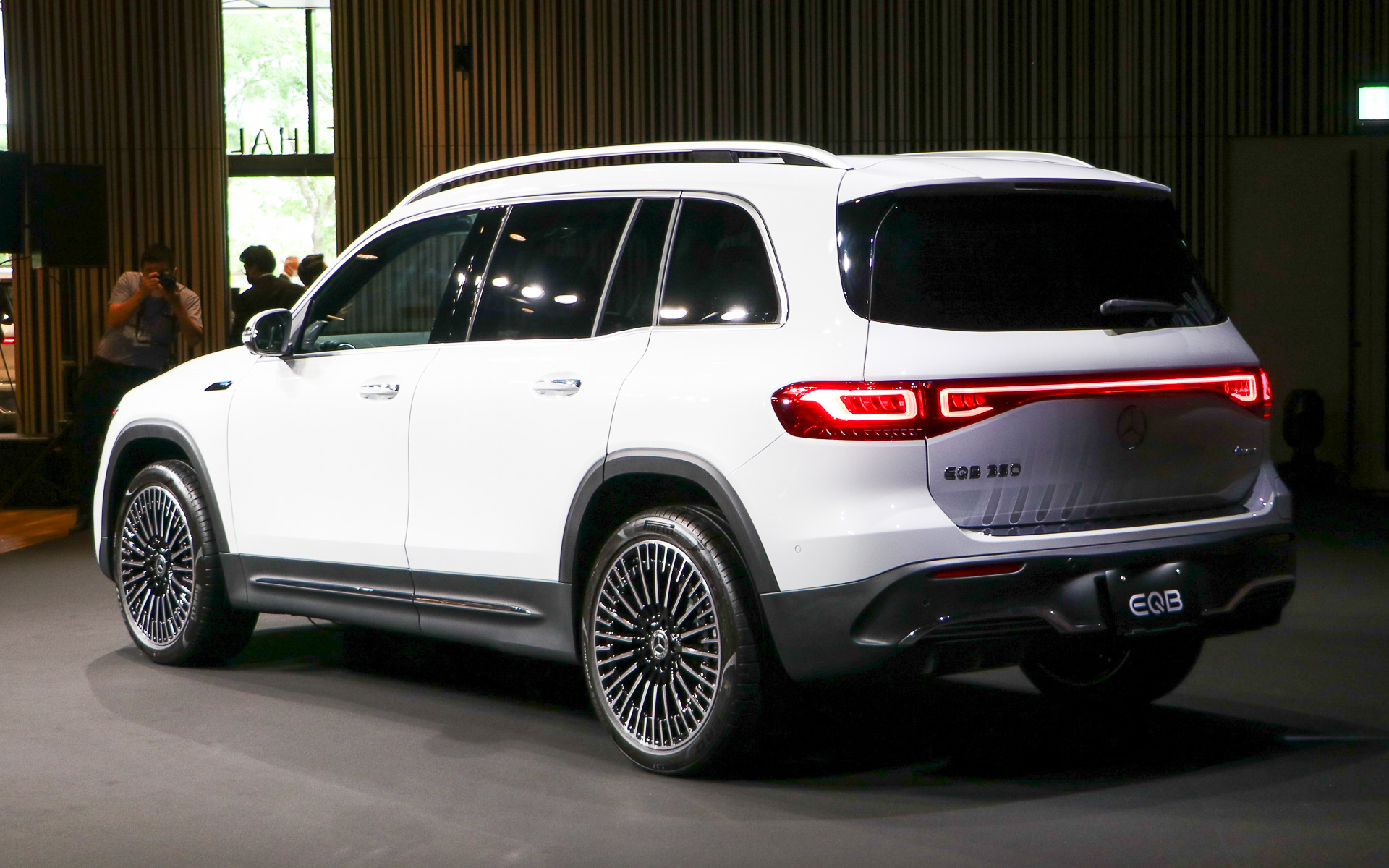 BEV第3弾とる新型EQBの発表会が行なわれた