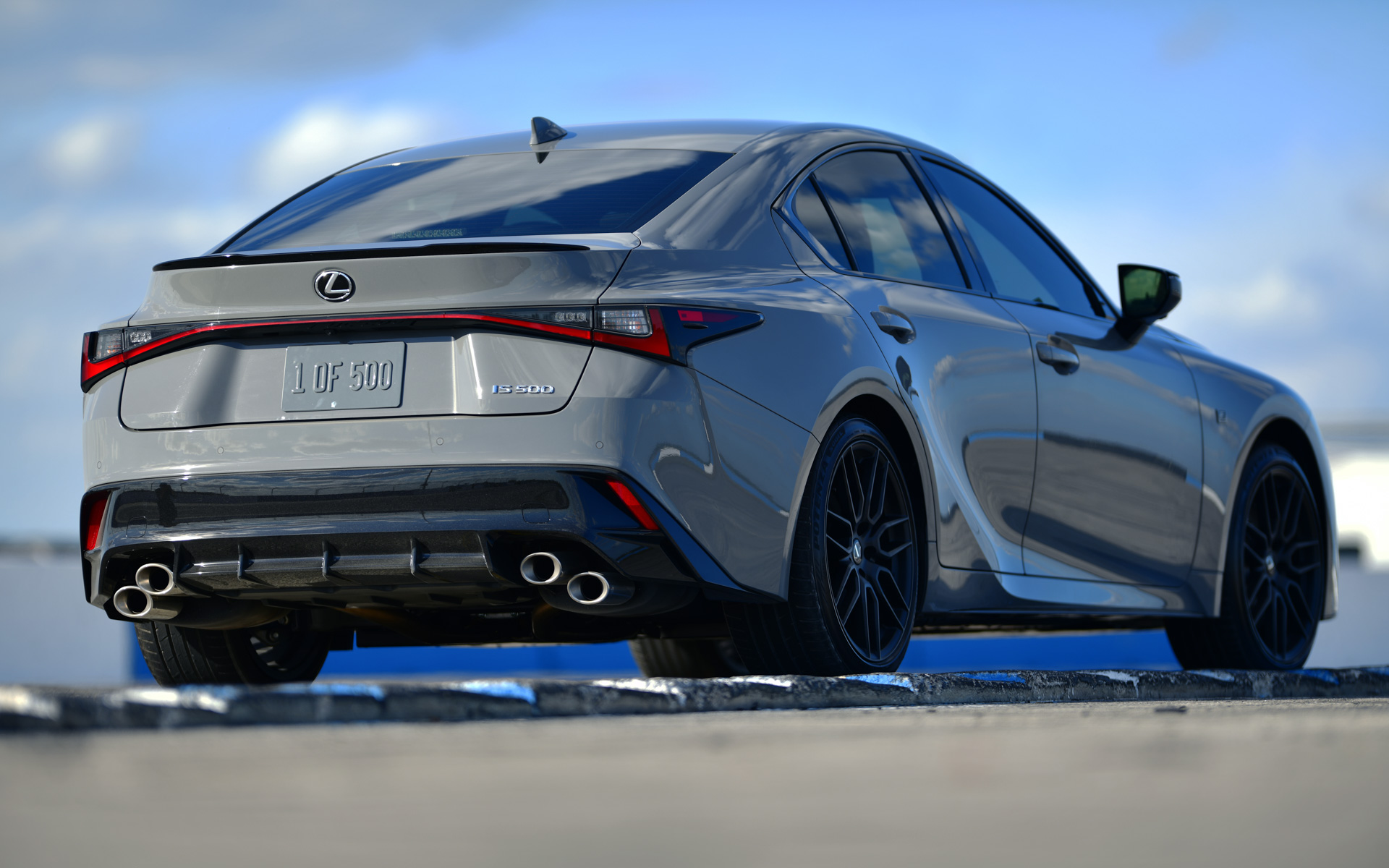 北米仕様の「IS 500 F SPORT パフォーマンス」