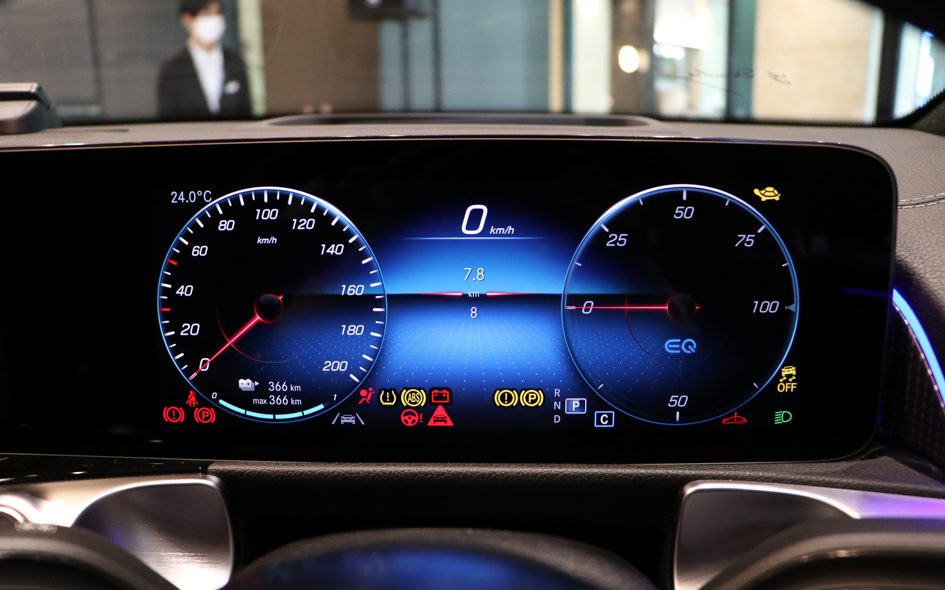 運転席のメーターディスプレイは3タイプから選択可能