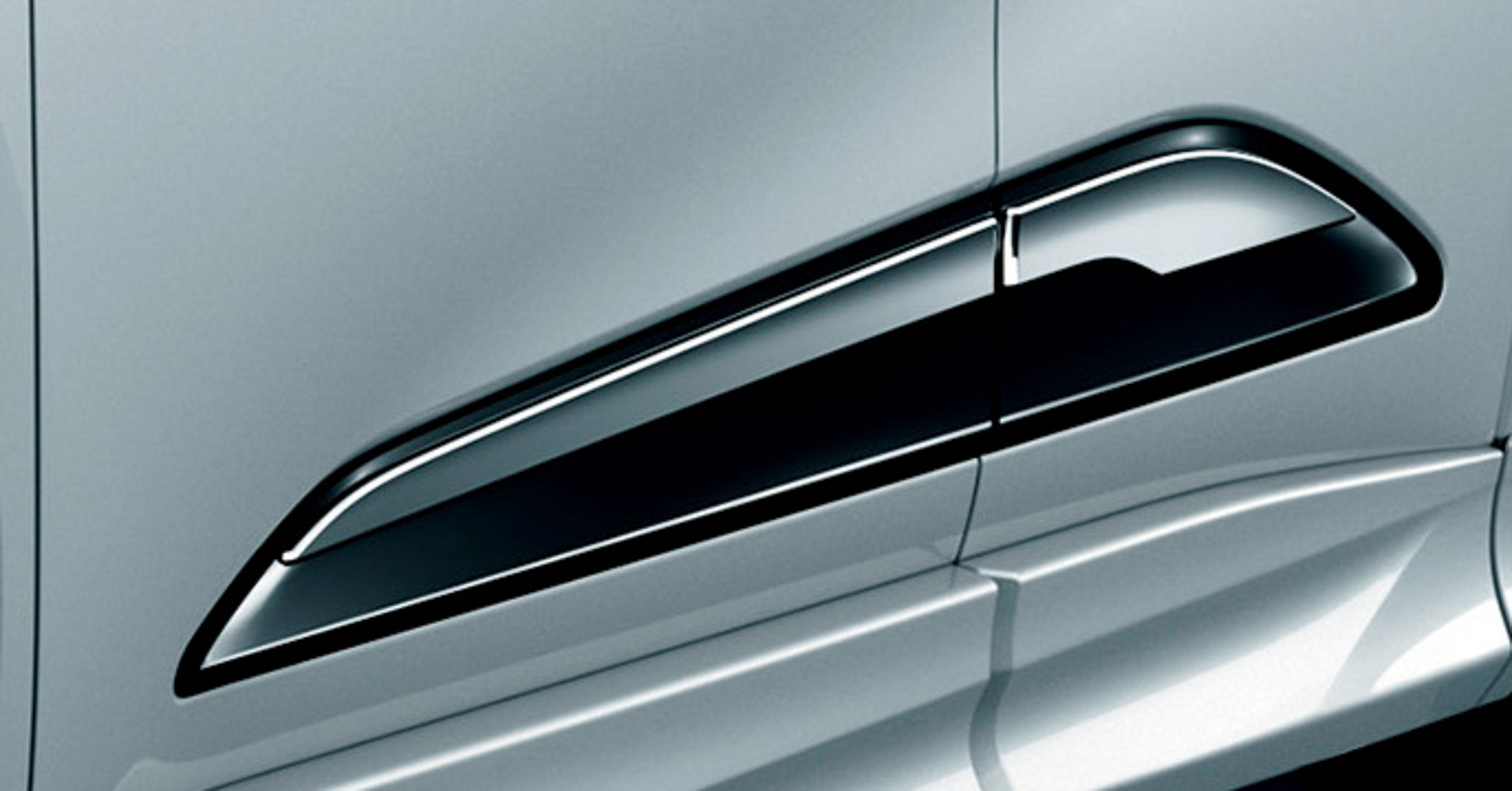 サイドドアガーニッシュは3万7400円