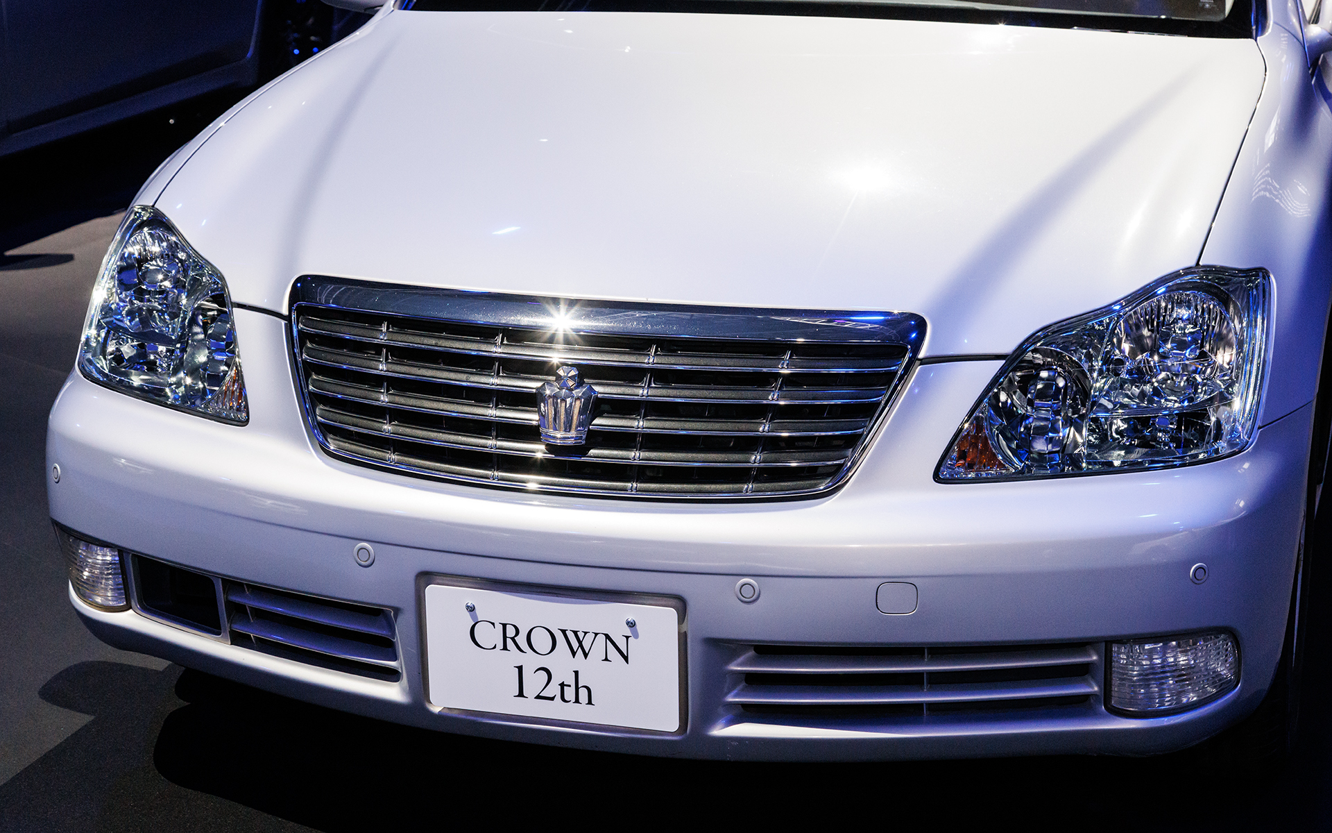 「すべてをゼロから磨き上げた」ことからゼロクラウンと呼ばれる12代目