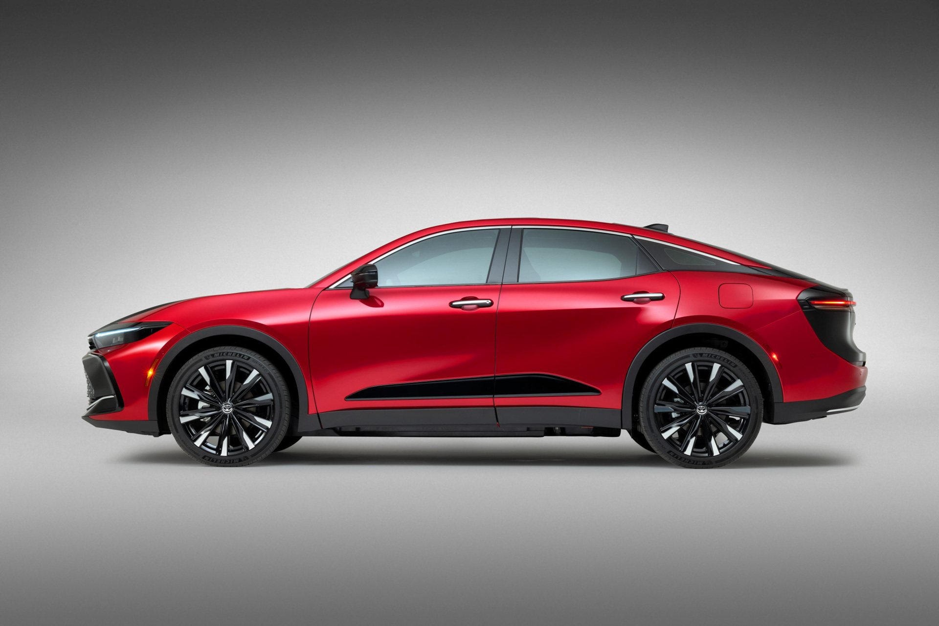 米国で公開された新型「クラウン」