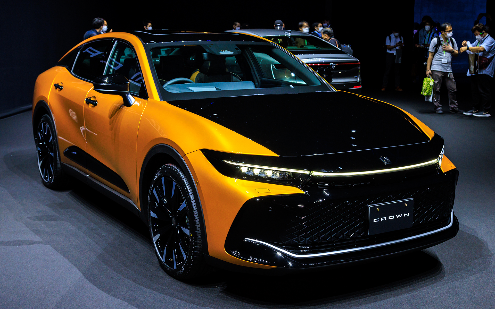 撮影車両のボディカラーはブラック×プレシャスレイ