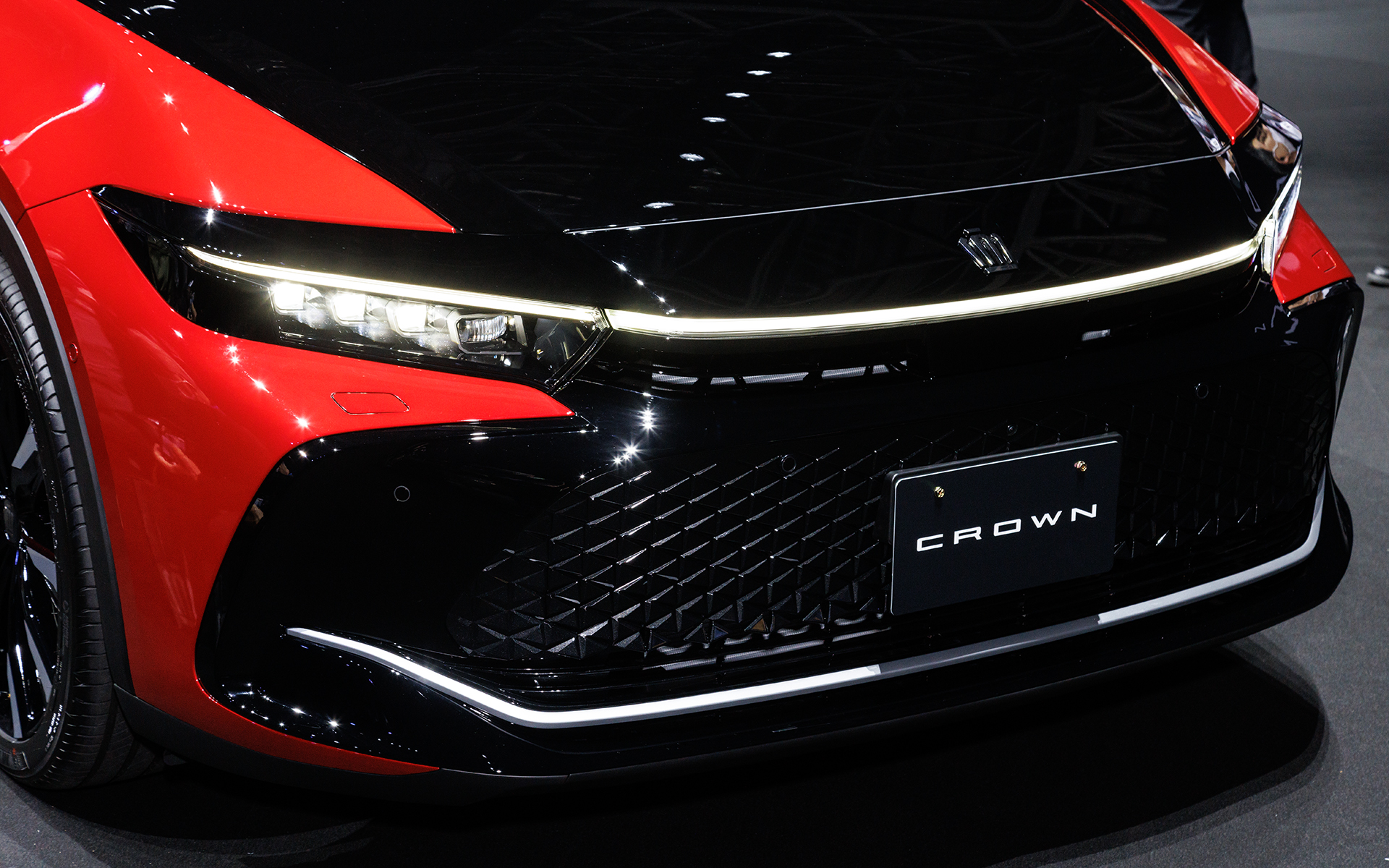 LEDデイライトはセンターまでワイドに点灯