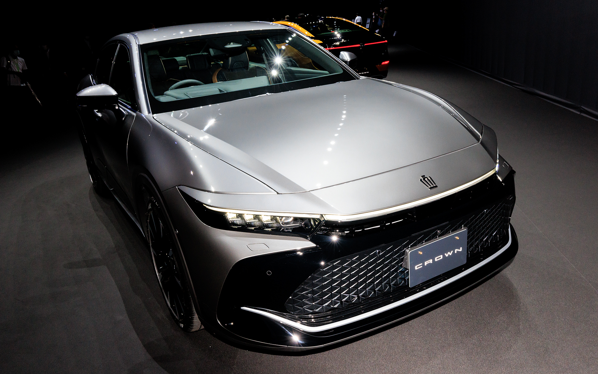 撮影車両のボディカラーはプレシャスシルバー