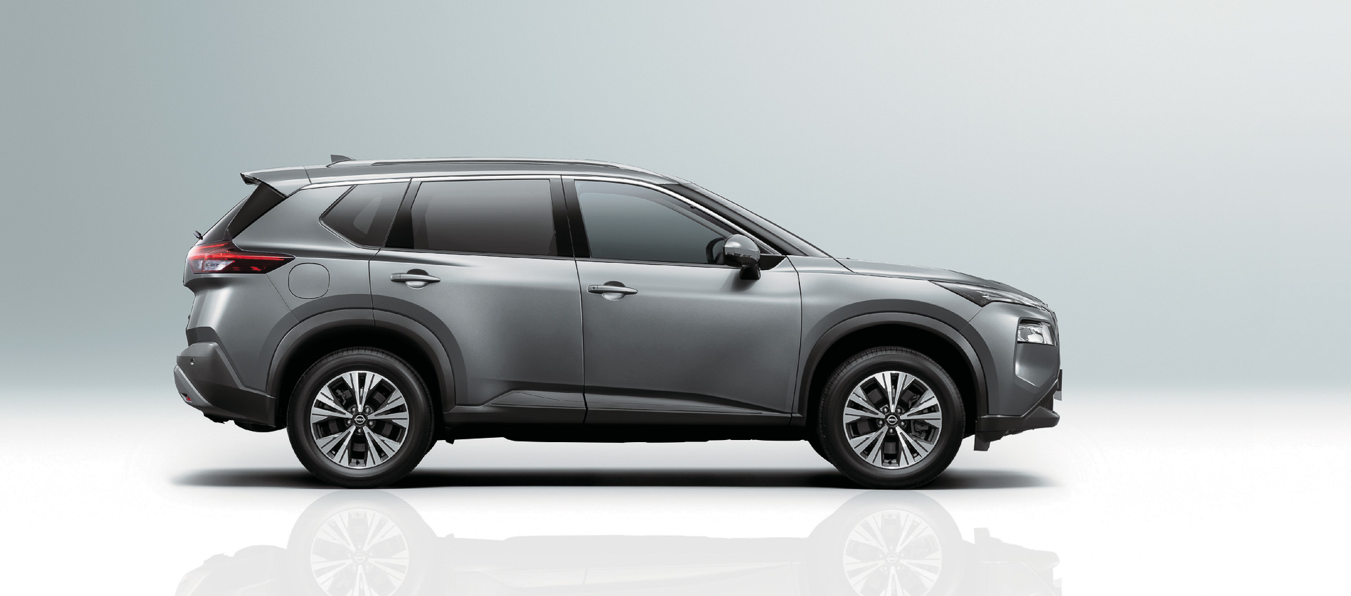 ダークメタルグレー