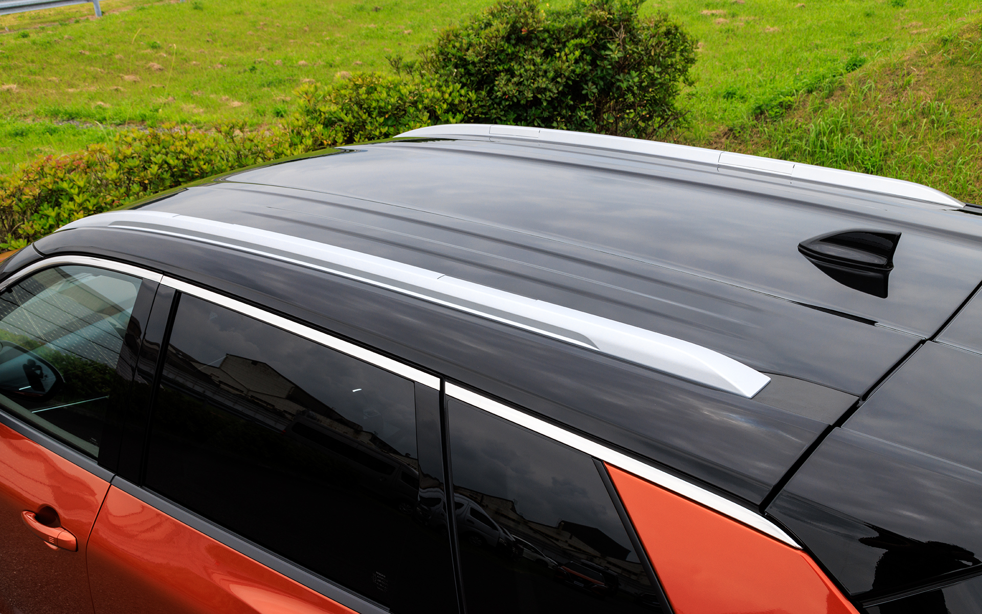 ルーフレールはXグレード以上にメーカーオプション