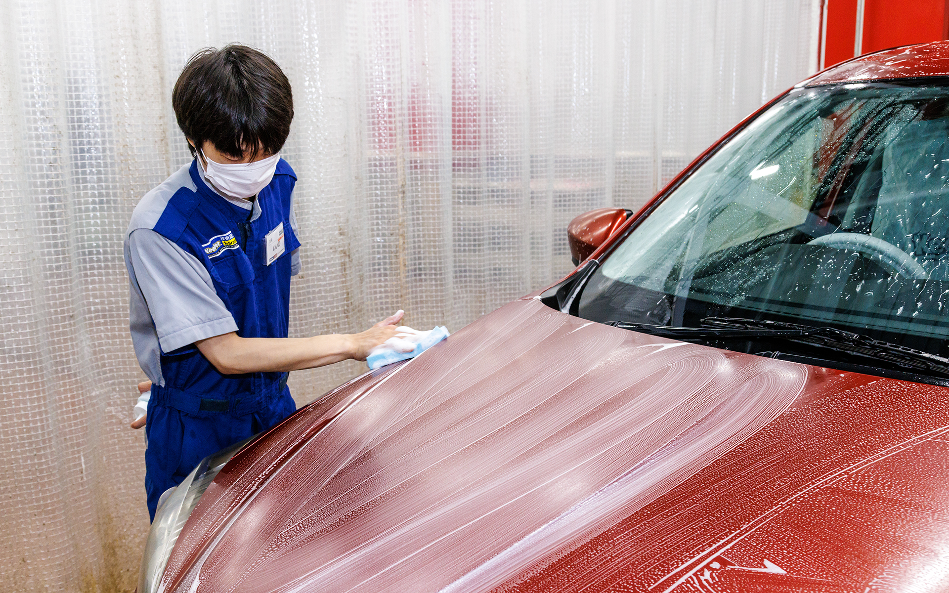 狭い範囲に分割して丁寧にブラッシング（スポンジング？）