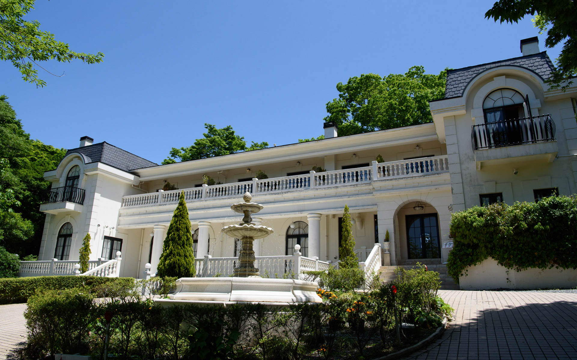 オーベルジュオー・ミラドー（神奈川県）：日本で最初に誕生したオーベルジュ。地方でしか作ることができないフランス料理を味わえる