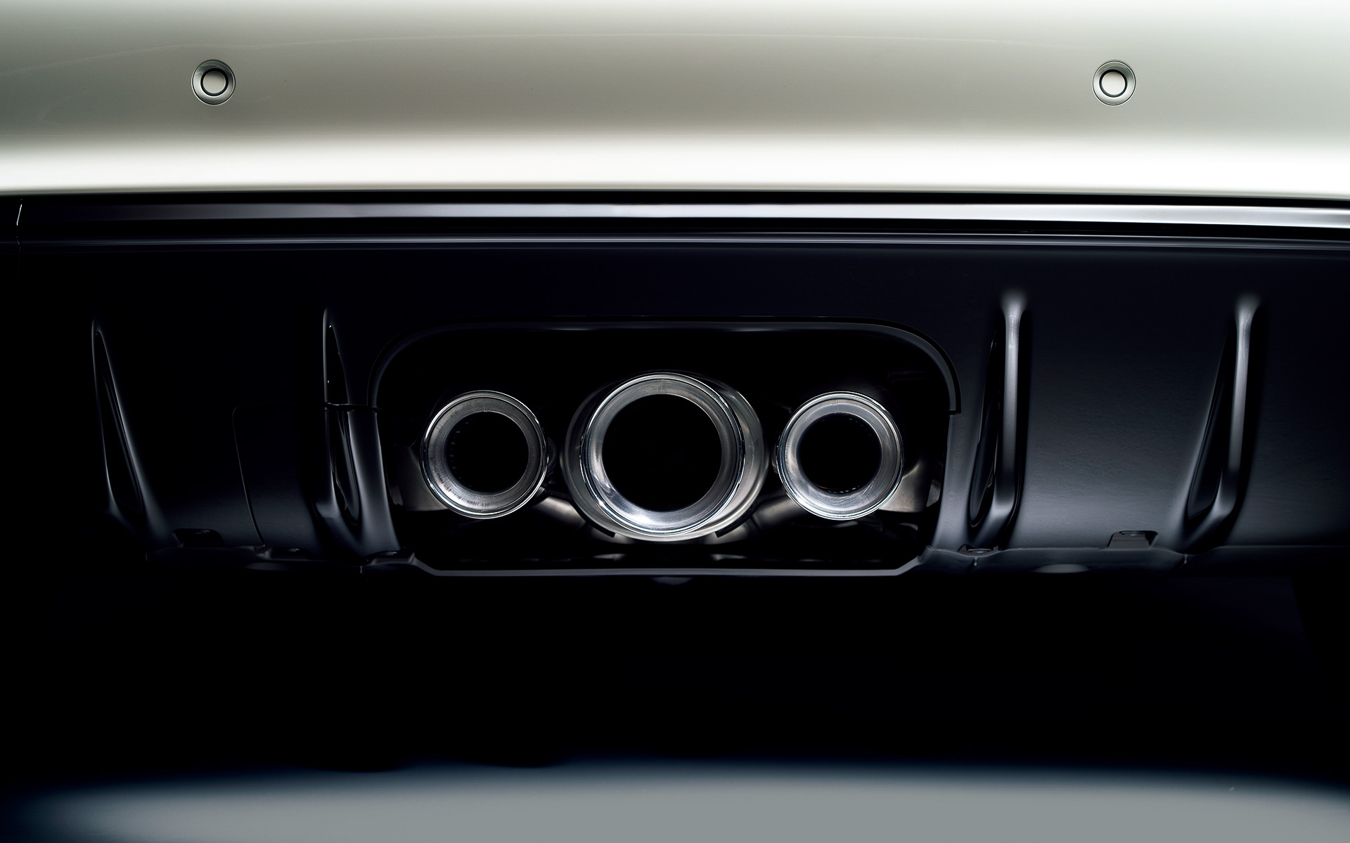 速さと優れた走りの喜びを極めたピュアスポーツ性能を目指したという新型シビック TYPE Rの外観