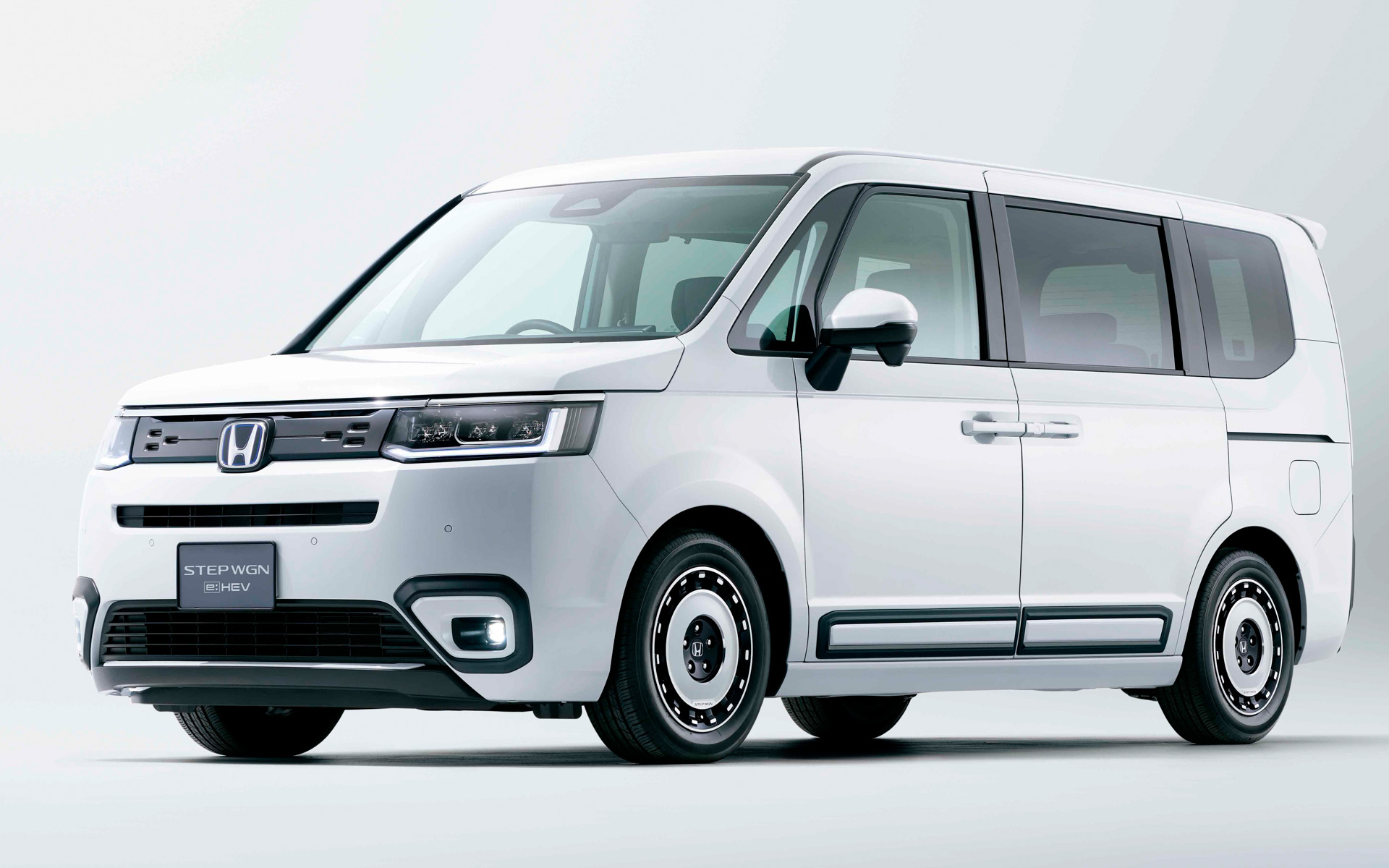 ステップワゴン AIR（純正アクセサリー装着車/車中泊仕様）