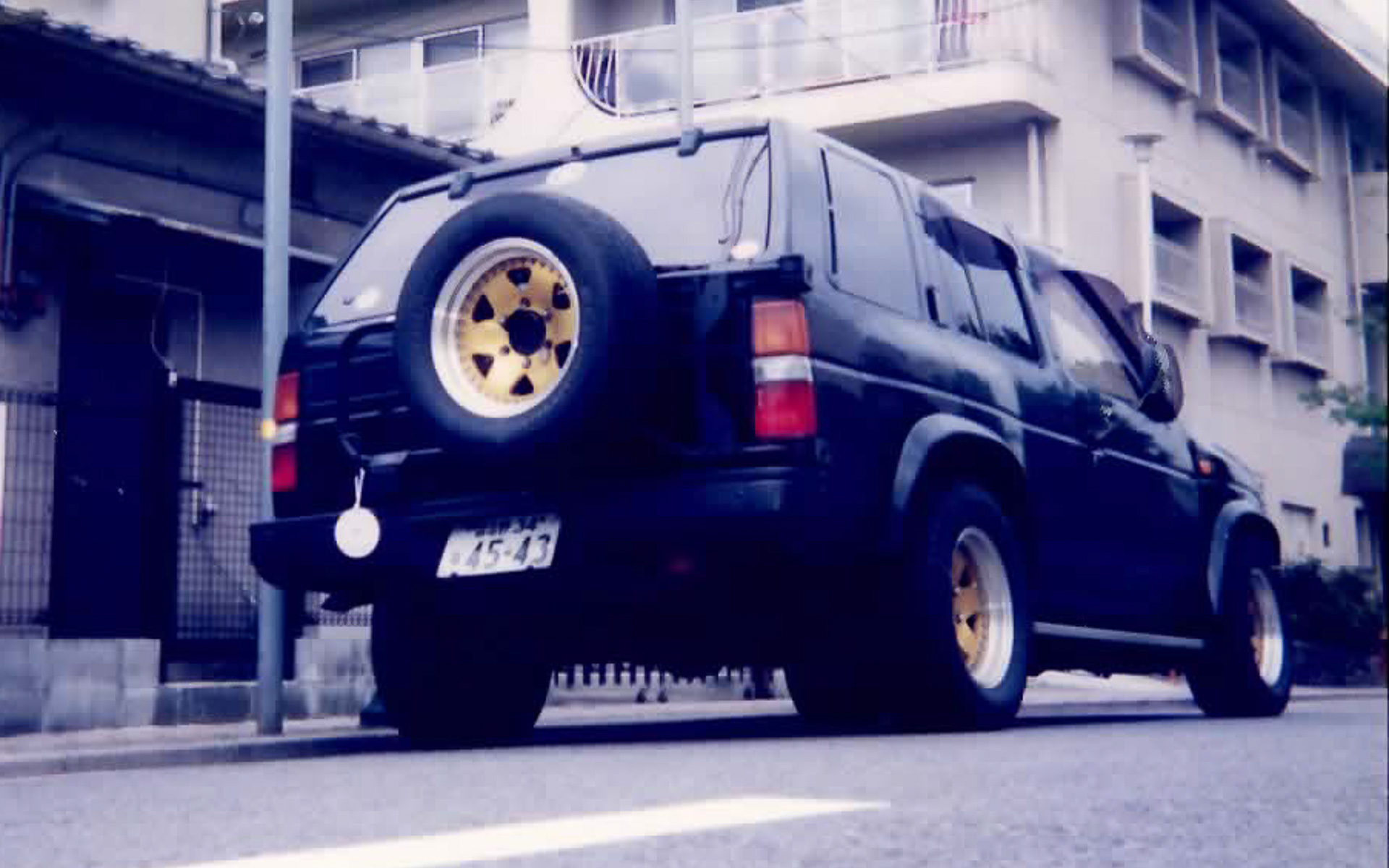 四角くてカッコイイ！　そういえばリアゲートの窓も独立して開くのが便利だった