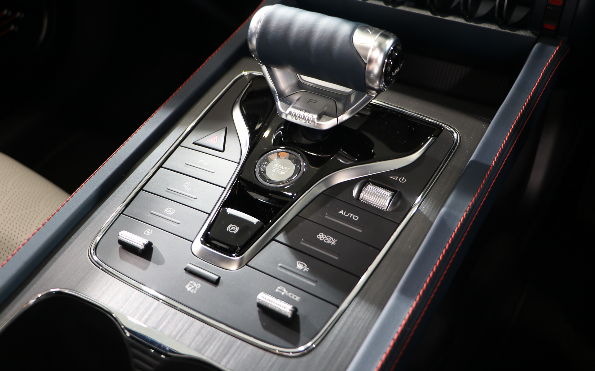 シフトスイッチまわり