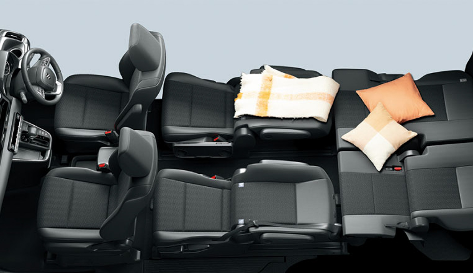 シートアレンジ（リアフラットソファモード）