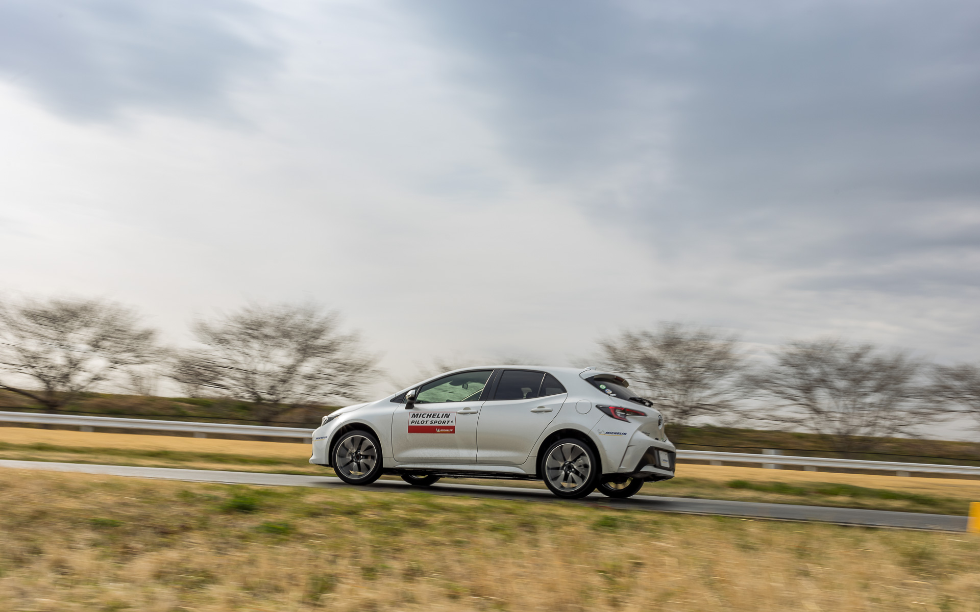 パイロット スポーツ 5では、コンフォート性能を犠牲にせずに高いスポーツ性能を実現