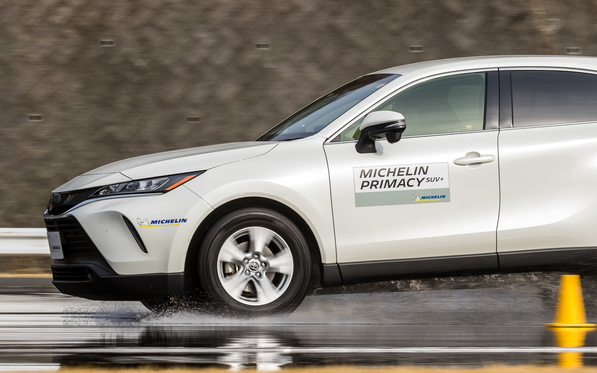 ミシュランのSUV向け最新プレミアムコンフォートタイヤ「プライマシーSUV＋」
