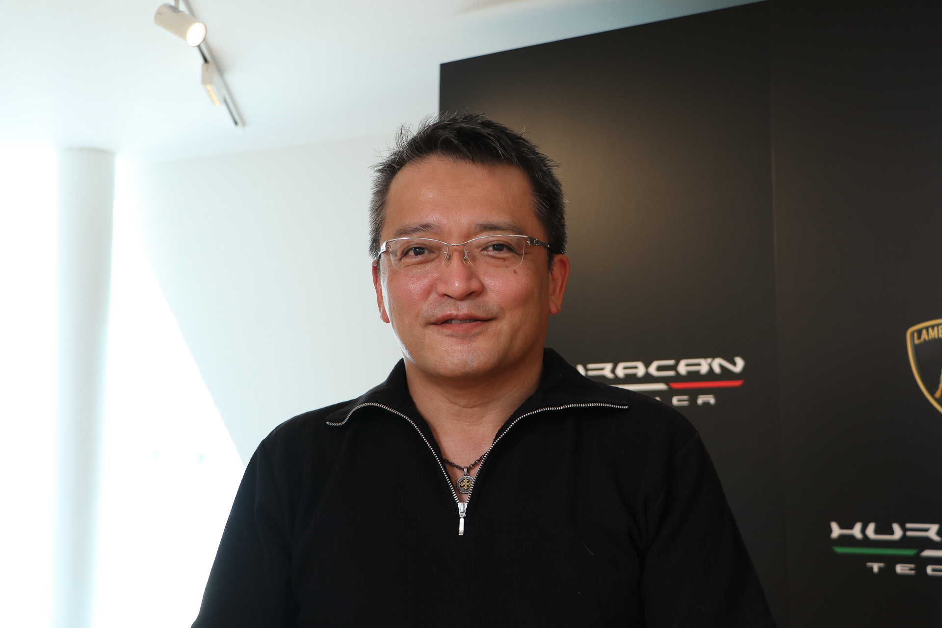 予選5位は芝店代表の「Kawamoto」さん。予選タイムは1分51秒055。いろいろな実車でサーキットを走った経験を持つが、シミュレータはウラカン テクニカがないので練習できていないとのこと