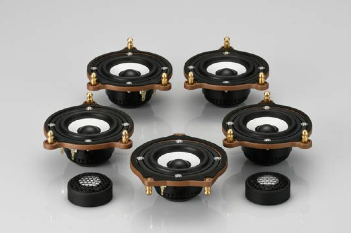 ビーウィズがメルセデス・ベンツ専用スピーカーキット「BE-FIT AM for メルセデス・ベンツ」にMercedes me connect対応モデルを新たに追加発売する