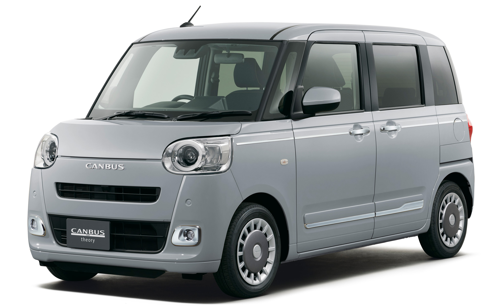 上質で落ち着いた世界観の「セオリー」