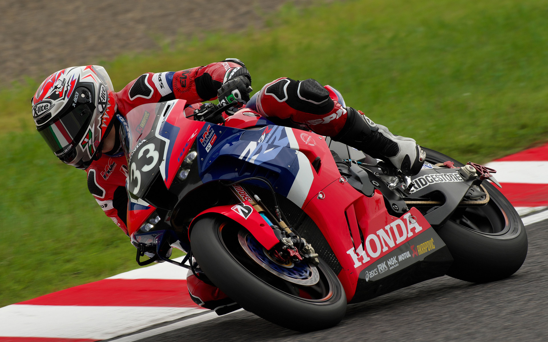 ブリヂストンがサポートするトップチームの1つ、33号車のTeam HRC。予選から圧倒的なトップタイムをマークしている