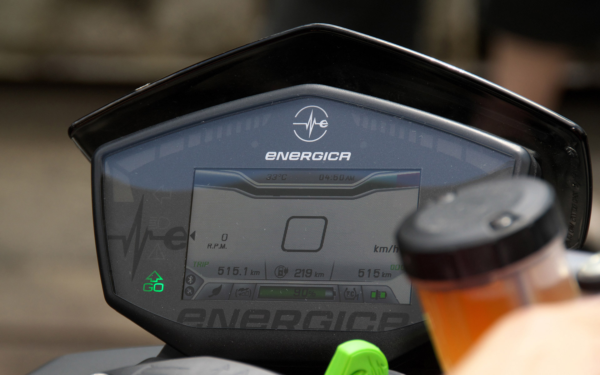 フルカラー液晶のマルチインフォメーションディスプレイ