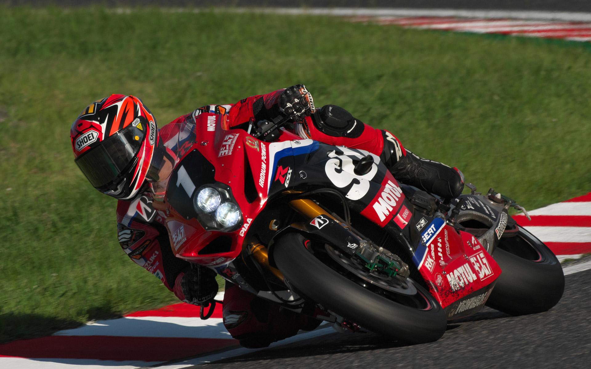 EWCチャンピオンシップ首位の1号車Yoshimura SERT Motulは4番手につける