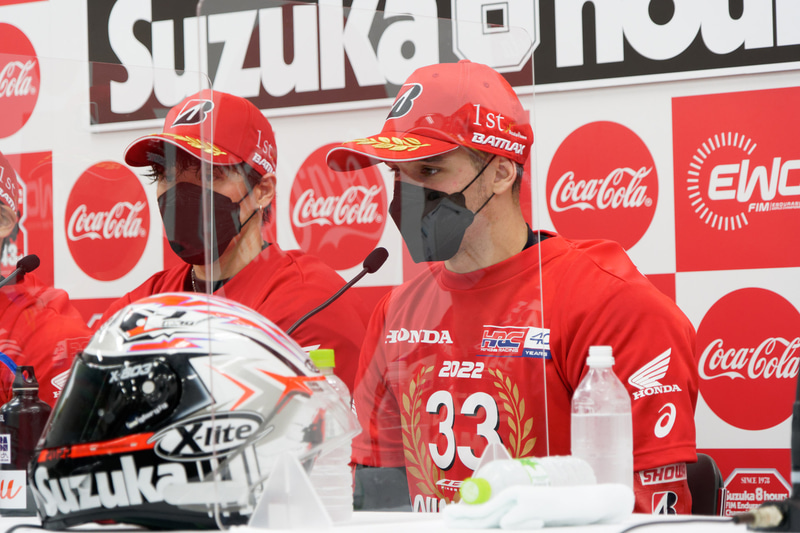 激レア　2014年鈴鹿8耐　ポディウムキャップ　高橋巧選手サイン入り 激レア2014年鈴鹿8耐ポディウムキャップ高橋巧選手サイン入り