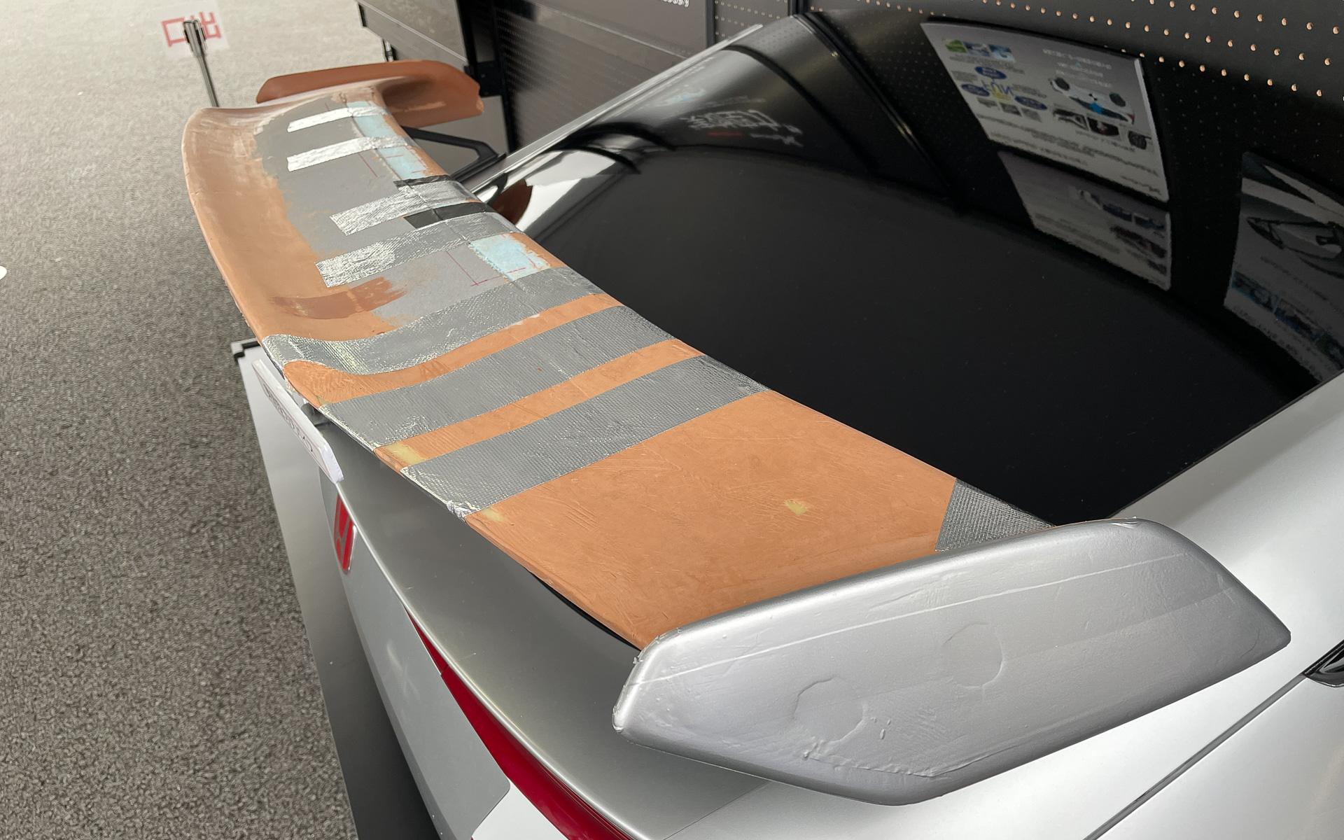 開発中のモックアップも展示された