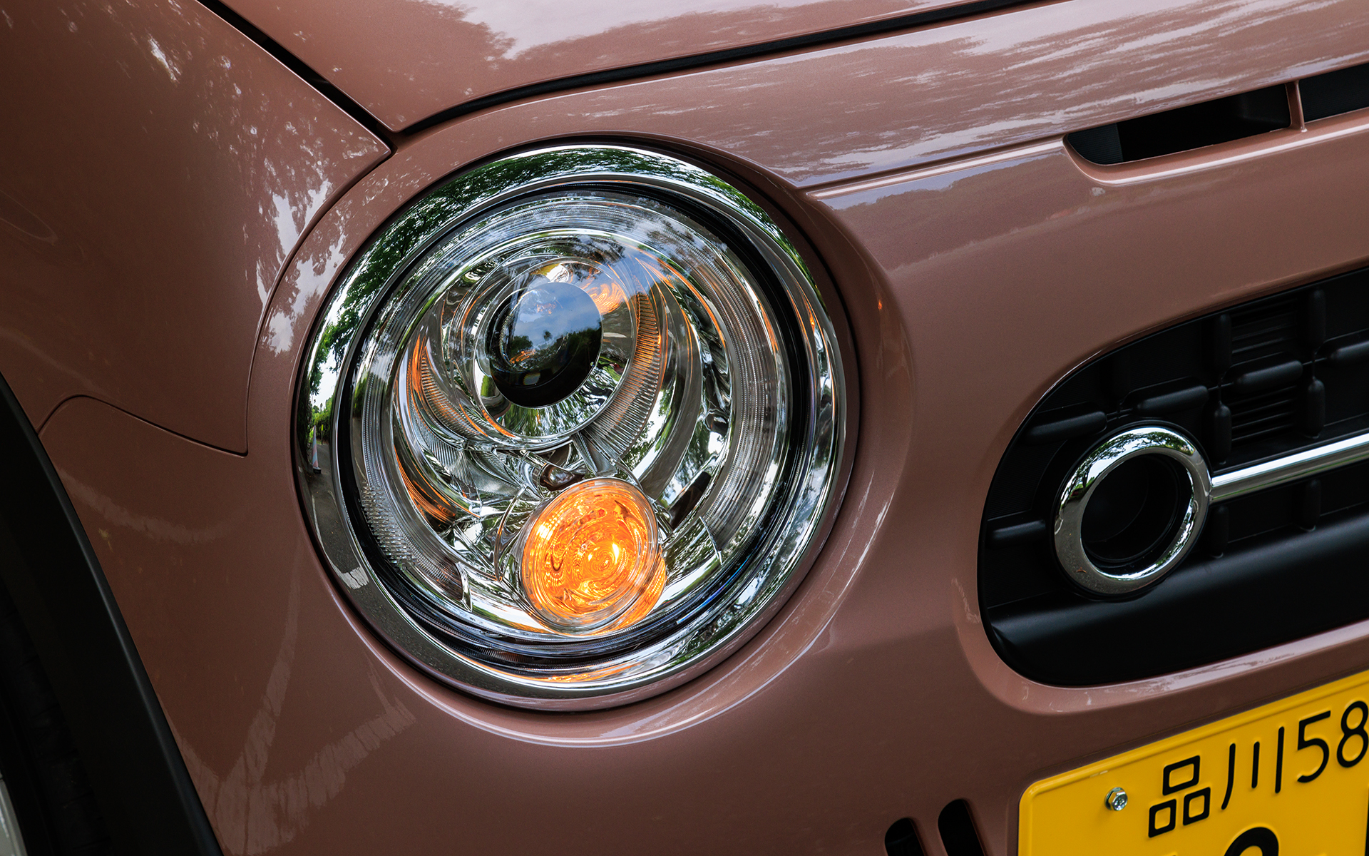 LEDヘッドライトは全車標準