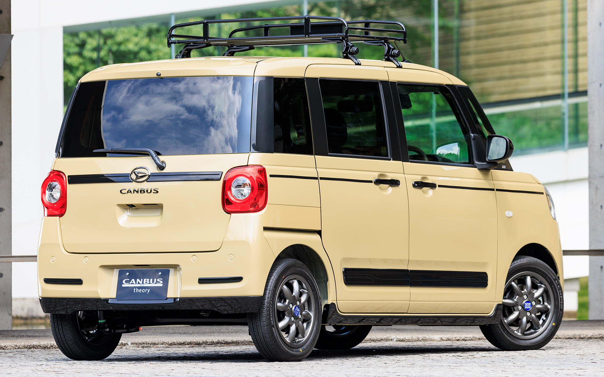 ビタースタイル。撮影車両のボディカラーはサンドベージュメタリック