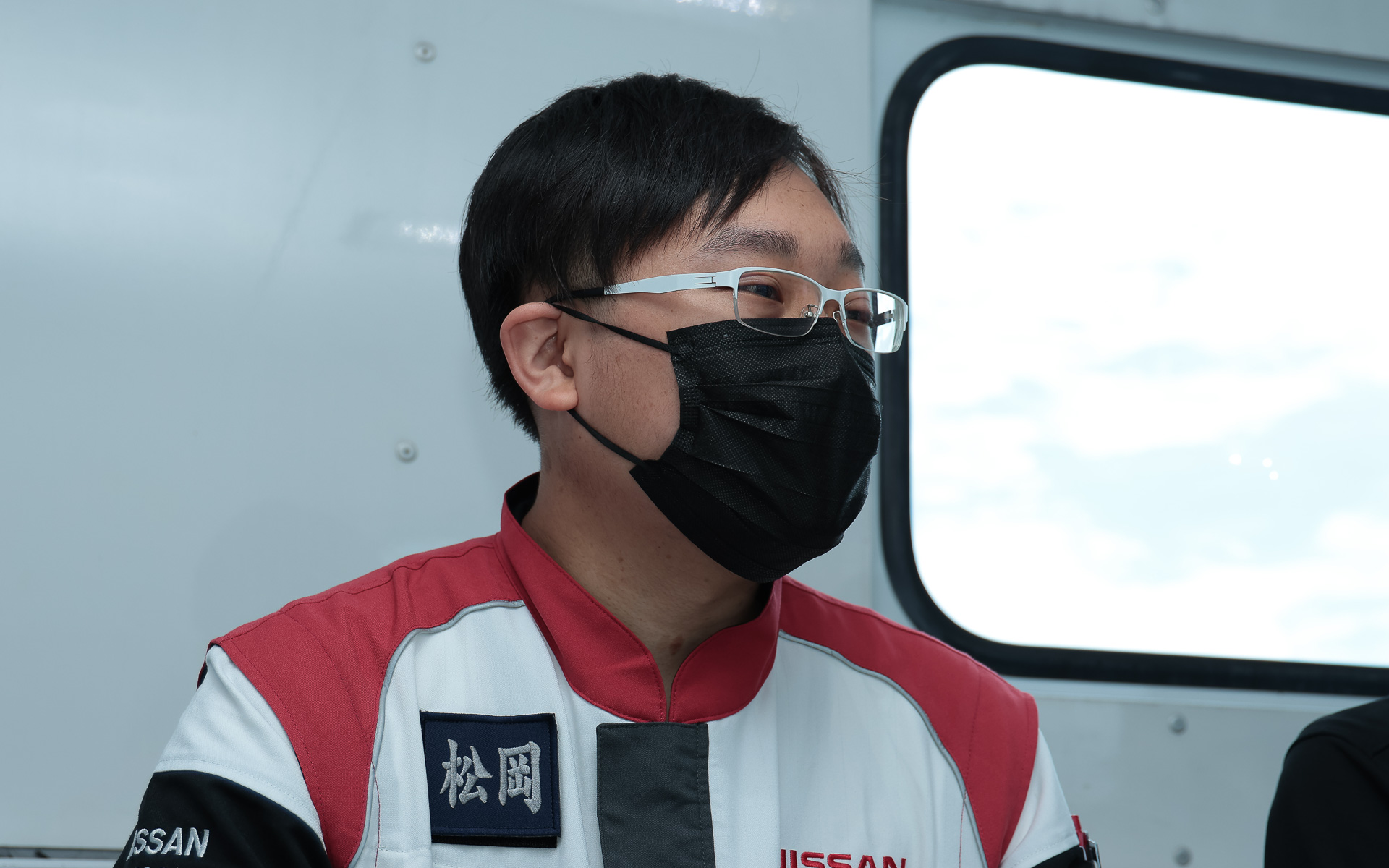 メカニックとしてタイヤの空気圧計測を担当をした日産自動車大学校 横浜校2年生の松岡さん