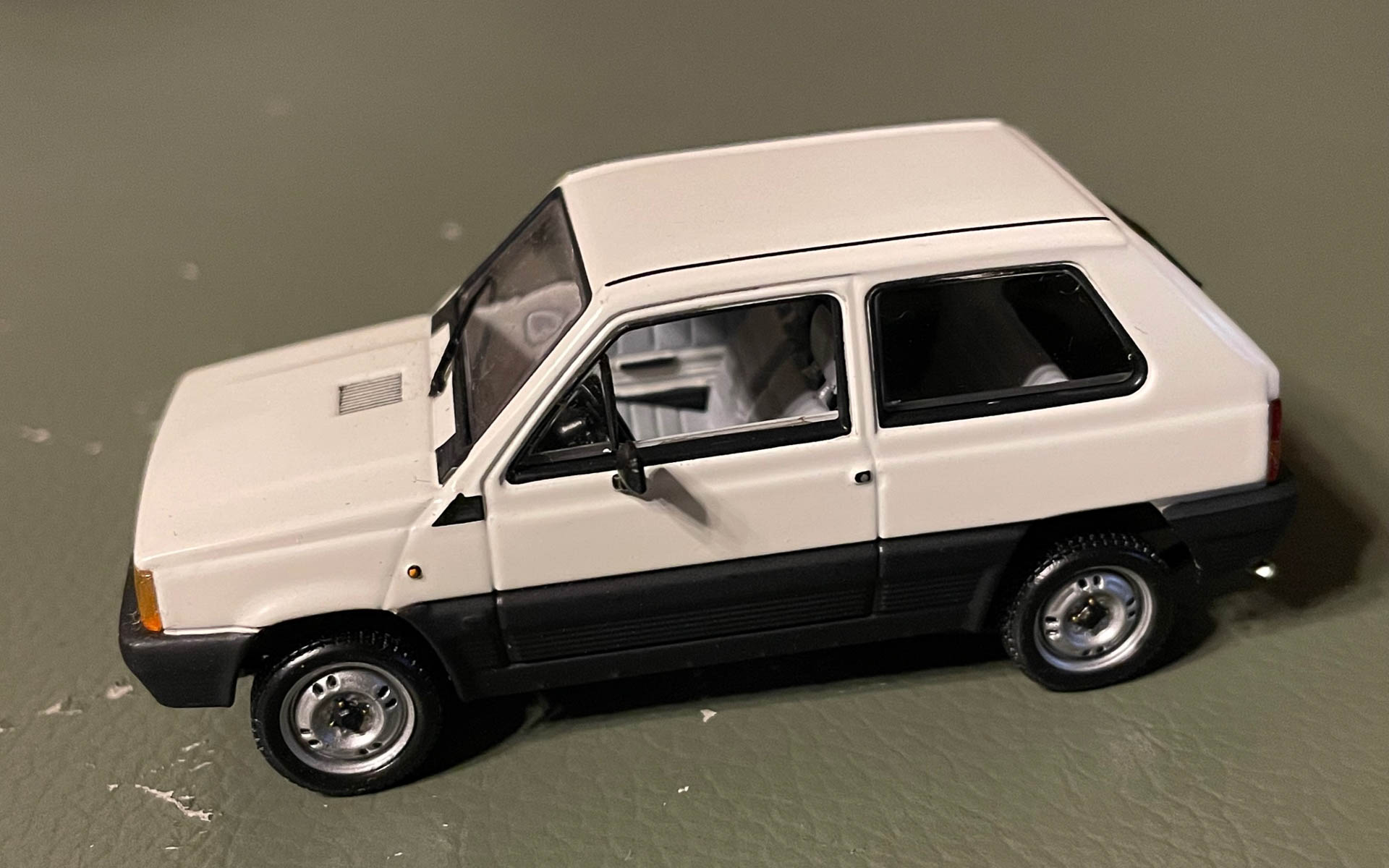 シートもハンモックタイプだったので少しイメージが違います。また自分の45はWキャンバストップがアクセントになっていました