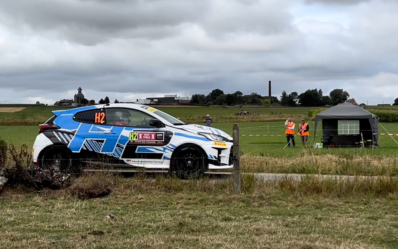 WRCラリー・ベルギーを駆け抜ける水素GRヤリス