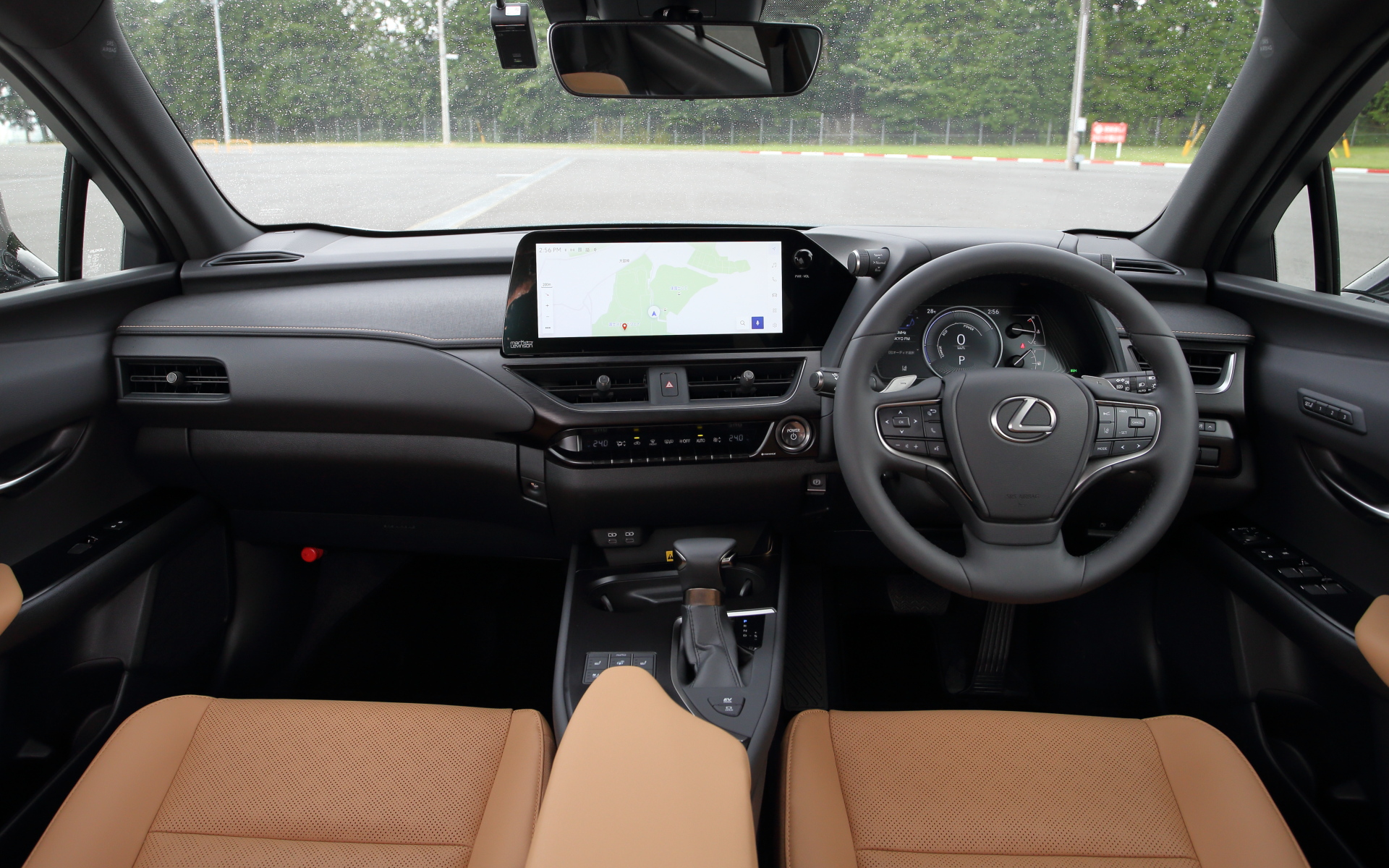 試乗車のインテリアカラーは「ヘーゼル」