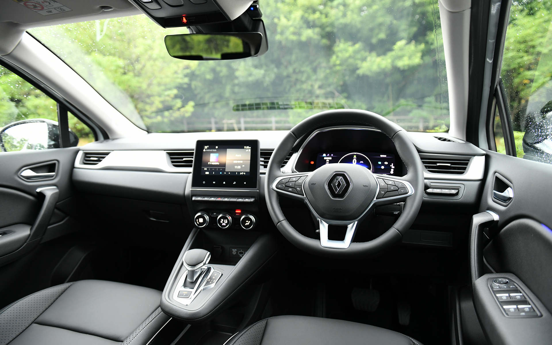 キャプチャー E-TECH HYBRIDのインパネ