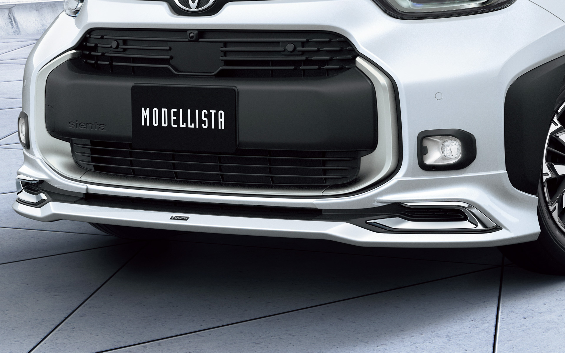 フロントスポイラー（素地5万1700円、塗装済5万8300円）