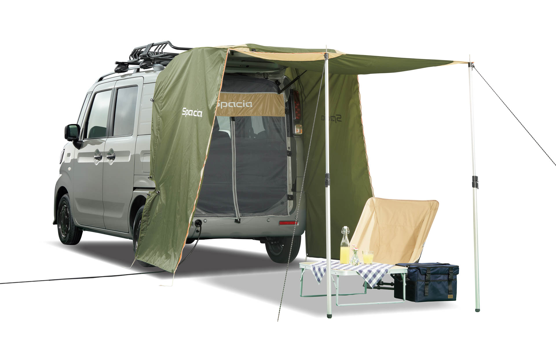 アクセサリー装着イメージ（カーテン＆タープキット・バックドアネット・外部電源ユニット）