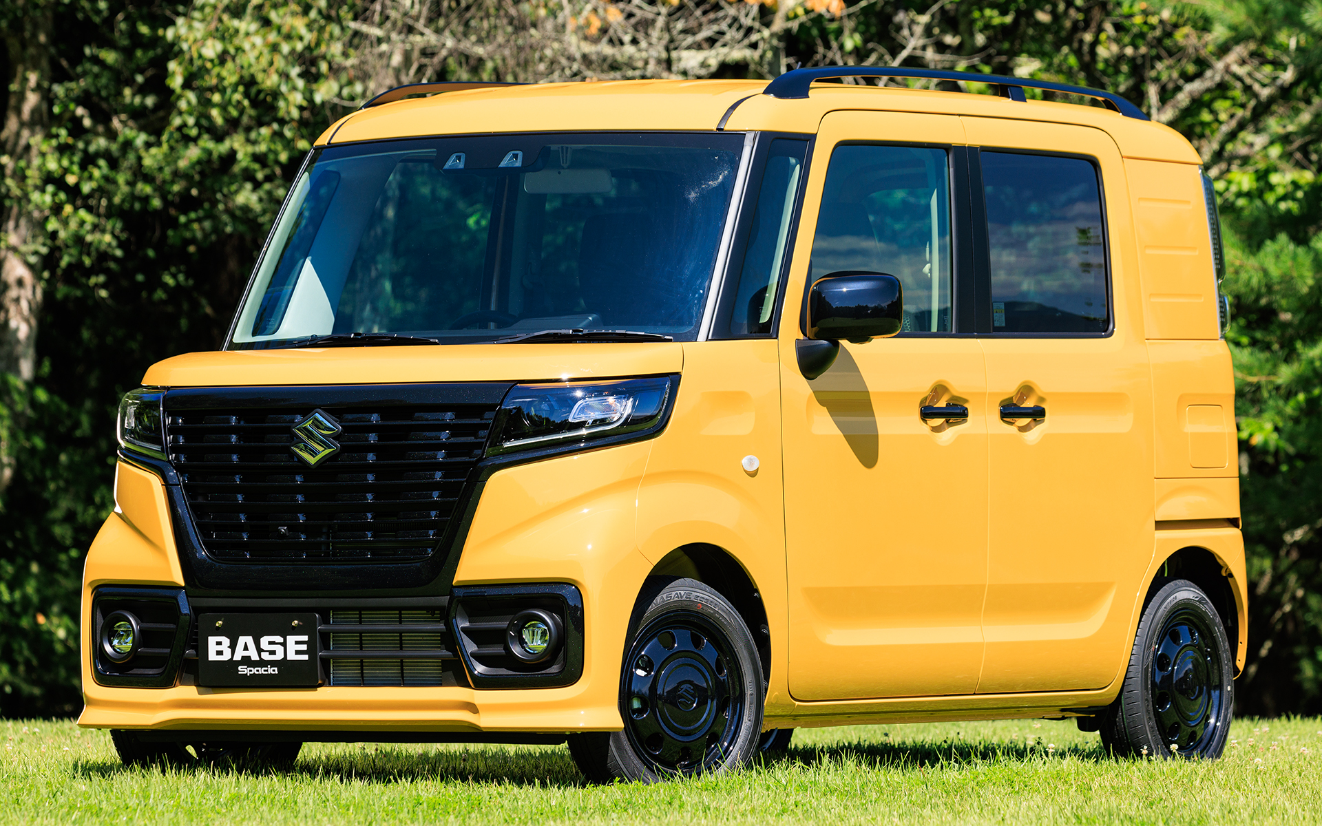 スズキ「スペーシア ベース」。撮影車両はXF。ボディカラーはアクティブイエロー