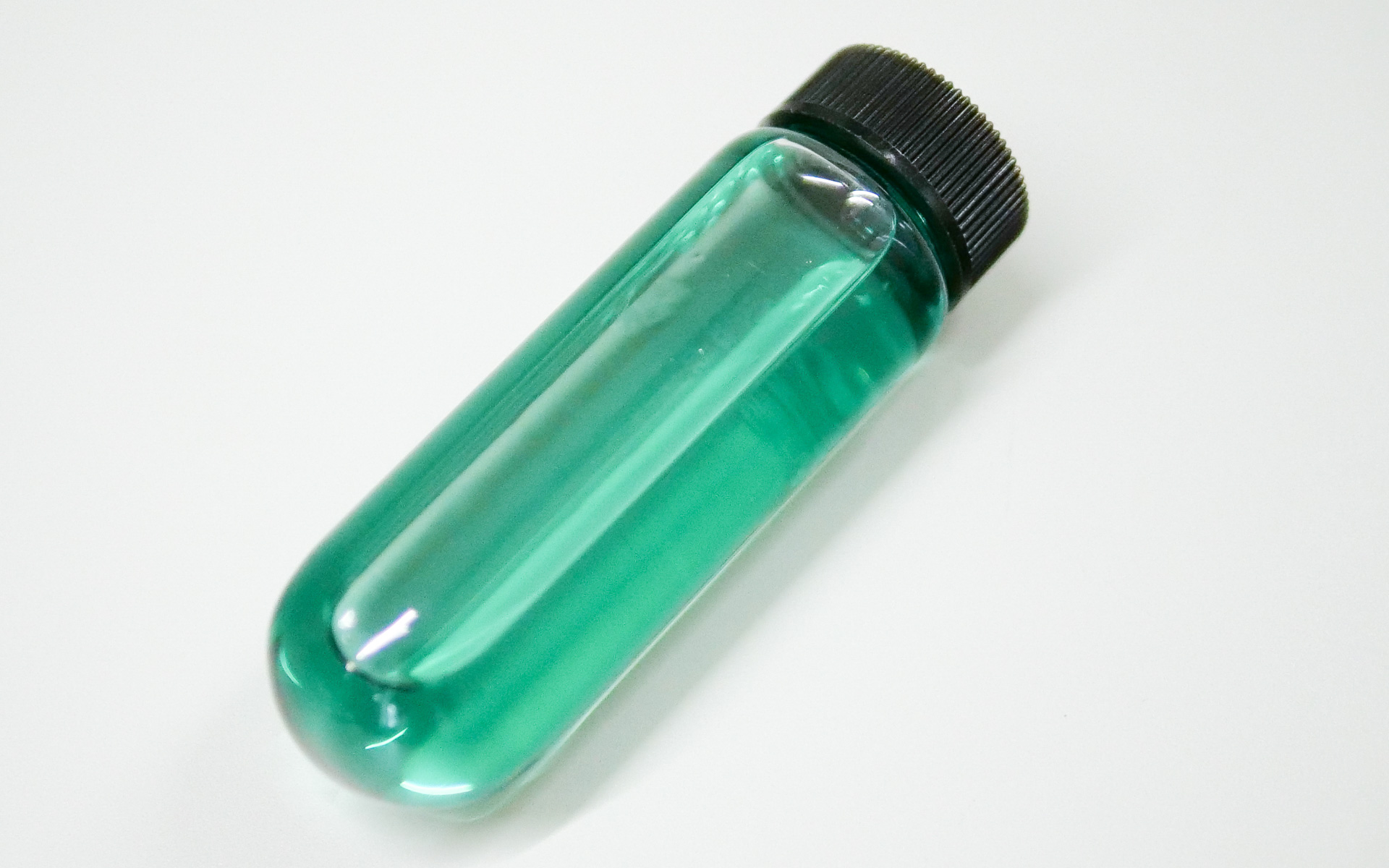 新開発の専用オイルSRF（Super Response Fluid）