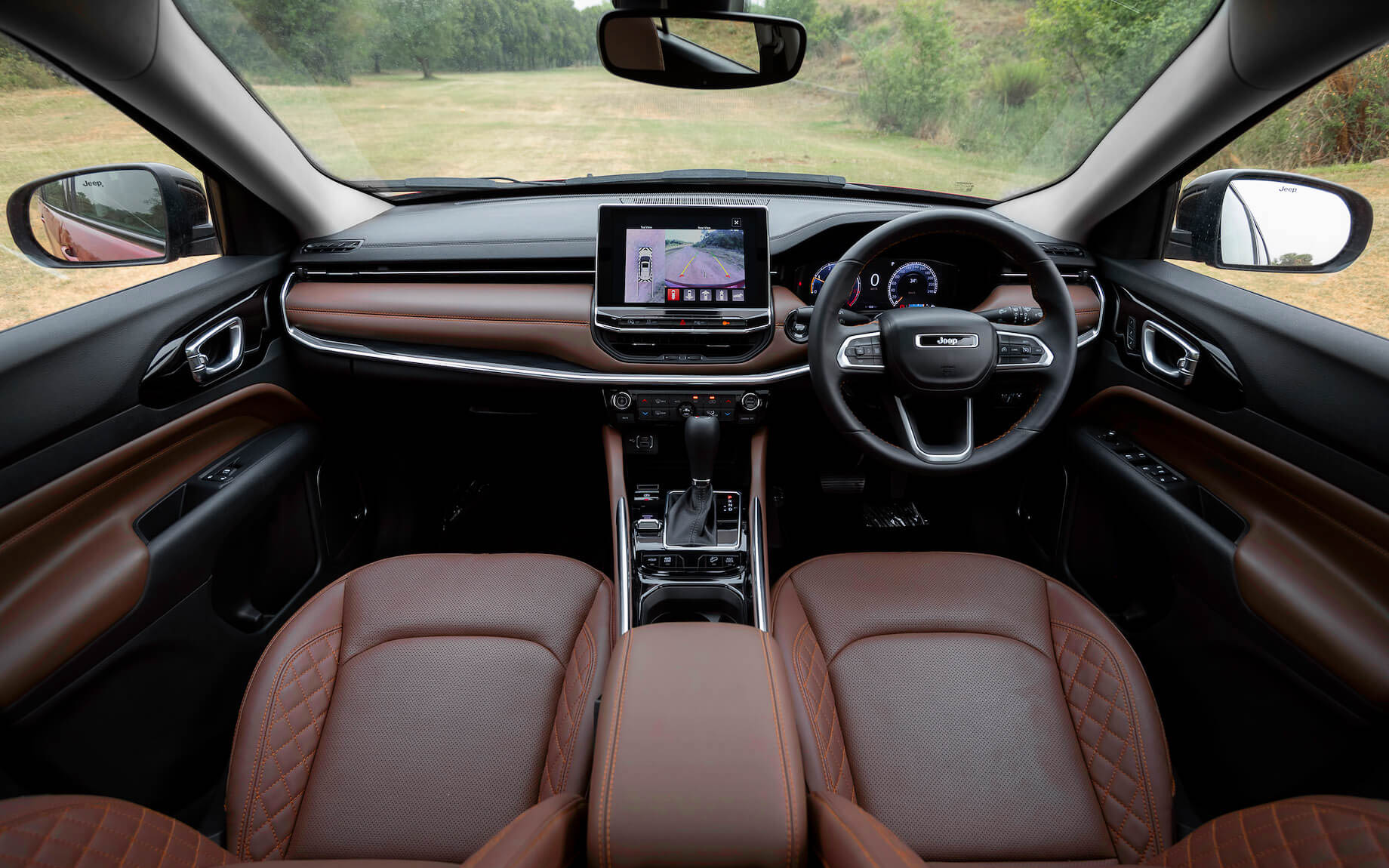 7人乗りの3列シートを装着