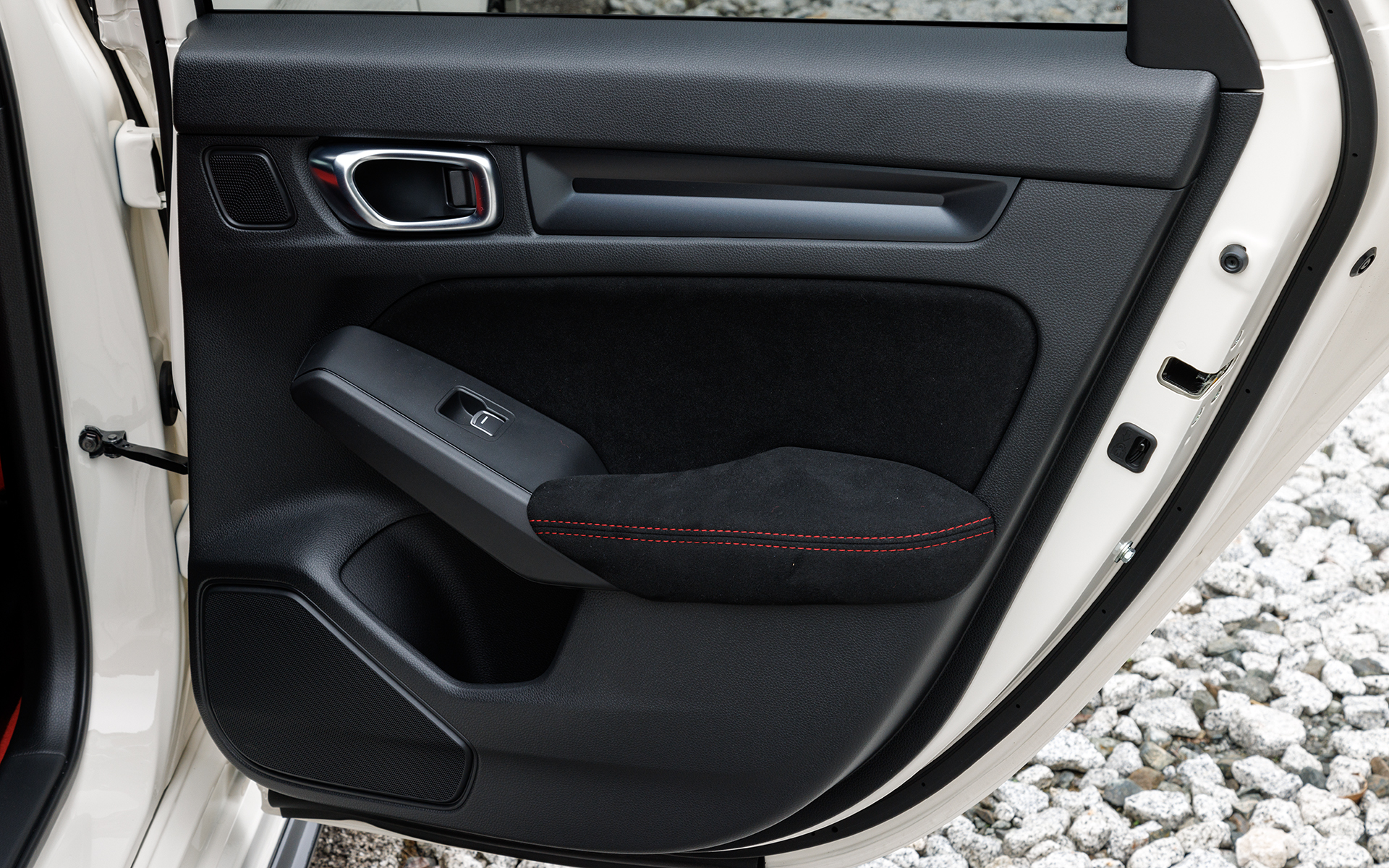 フロントと同様に高級感のある仕上がり