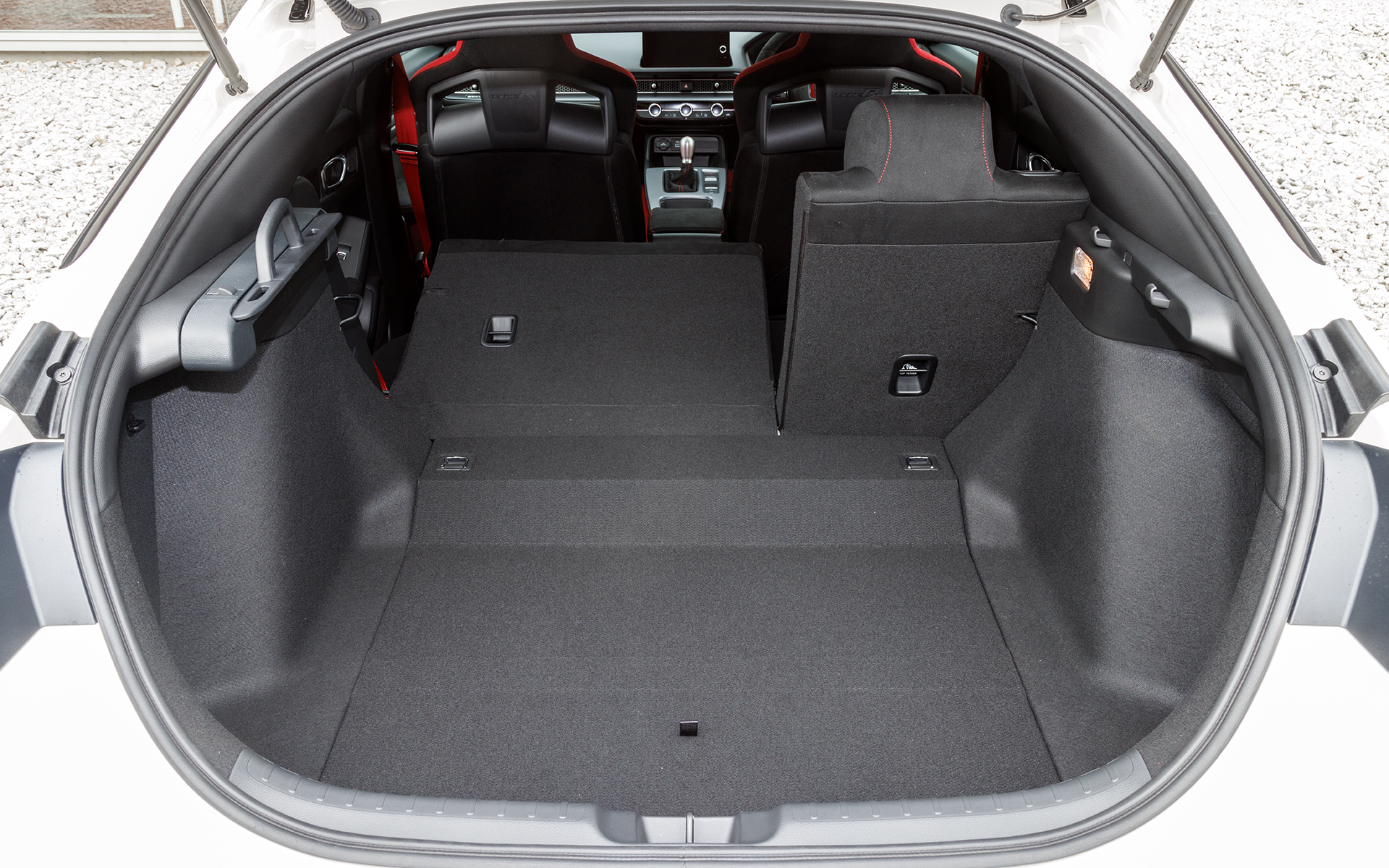 リアシートは6:4分割可倒式