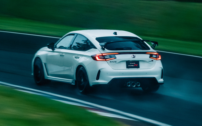 ホンダ、新型「シビック TYPE R」発売 価格は499万7300円 究極のピュアスポーツ性能を追求 - Car Watch